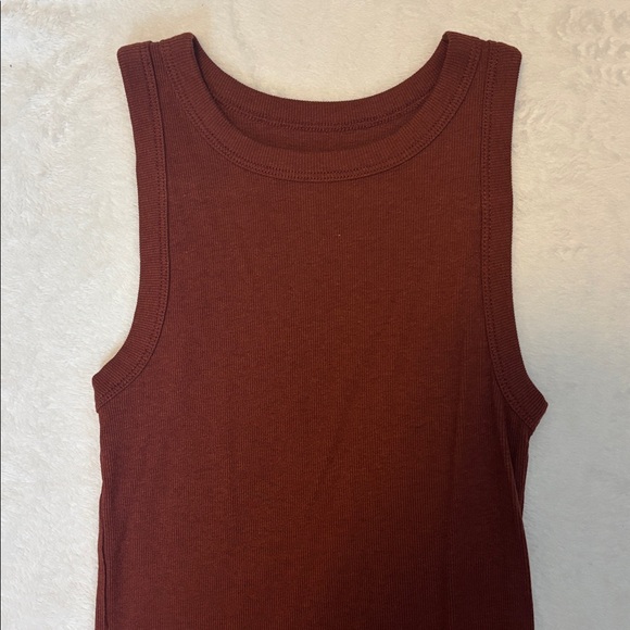 Rust orange/red Top - Picture 2 of 3